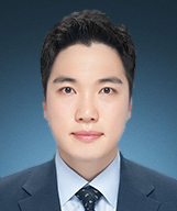 김우람